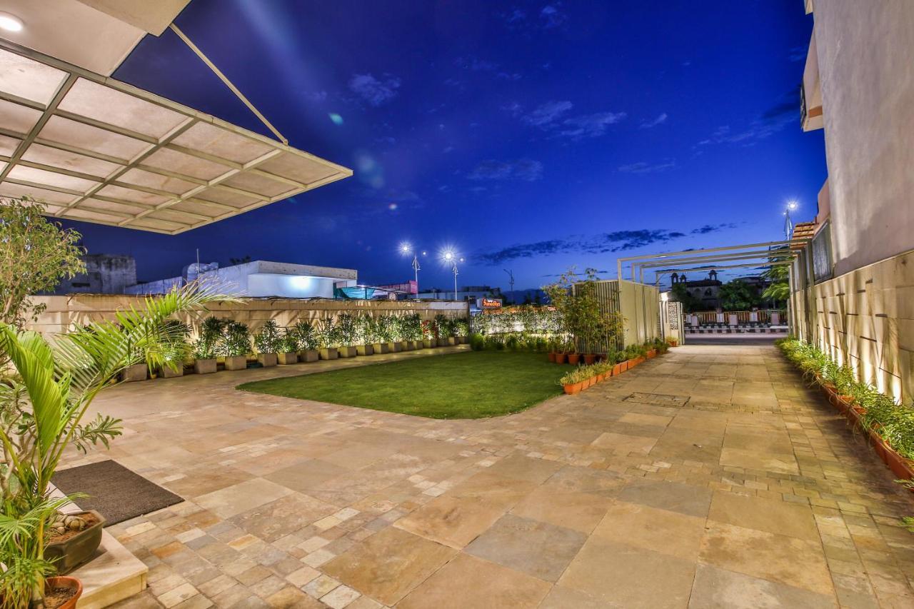 Hotel Sumaditya Jaipur Eksteriør billede